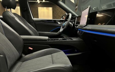 Volkswagen Tiguan, 2025 год, 4 800 000 рублей, 17 фотография