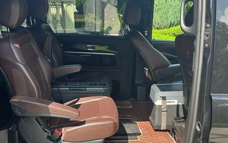 Mercedes-Benz V-Класс, 2018 год, 4 100 000 рублей, 2 фотография