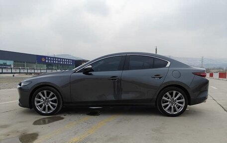 Mazda 3, 2022 год, 1 500 000 рублей, 4 фотография