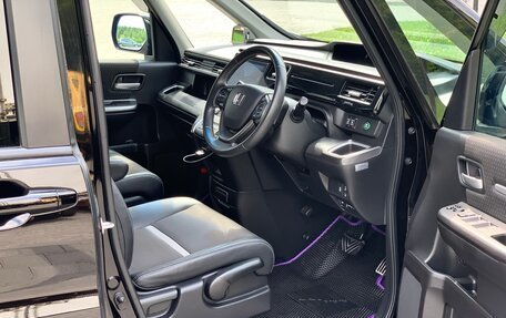 Honda Stepwgn IV, 2019 год, 2 295 000 рублей, 14 фотография