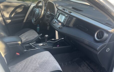 Toyota RAV4, 2014 год, 1 750 000 рублей, 8 фотография