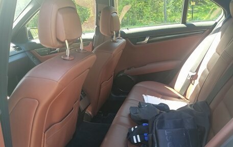 Mercedes-Benz C-Класс, 2010 год, 1 500 000 рублей, 24 фотография