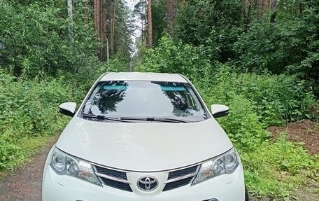 Toyota RAV4, 2013 год, 1 770 000 рублей, 6 фотография