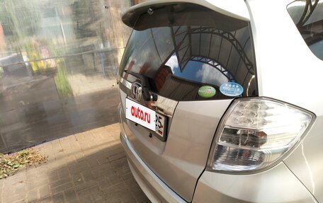 Honda Fit III, 2011 год, 900 000 рублей, 10 фотография