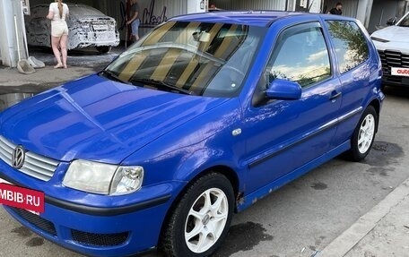 Volkswagen Polo III рестайлинг, 2000 год, 300 000 рублей, 2 фотография