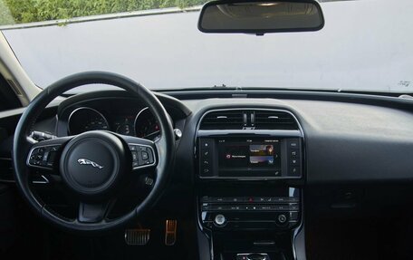 Jaguar XE I рестайлинг, 2016 год, 1 648 000 рублей, 16 фотография