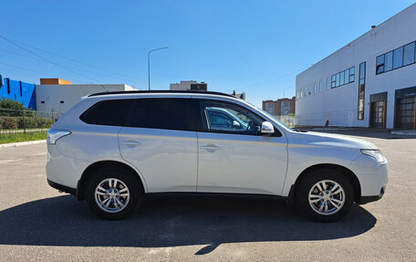 Mitsubishi Outlander III рестайлинг 3, 2013 год, 1 261 000 рублей, 8 фотография