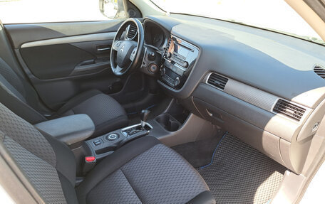 Mitsubishi Outlander III рестайлинг 3, 2013 год, 1 261 000 рублей, 20 фотография