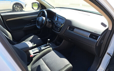 Mitsubishi Outlander III рестайлинг 3, 2013 год, 1 261 000 рублей, 15 фотография