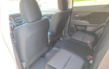 Mitsubishi Outlander III рестайлинг 3, 2013 год, 1 261 000 рублей, 16 фотография