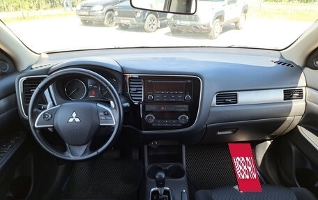 Mitsubishi Outlander III рестайлинг 3, 2013 год, 1 261 000 рублей, 18 фотография