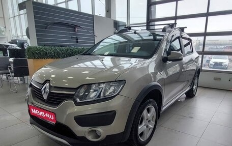 Renault Sandero II рестайлинг, 2015 год, 650 000 рублей, 1 фотография