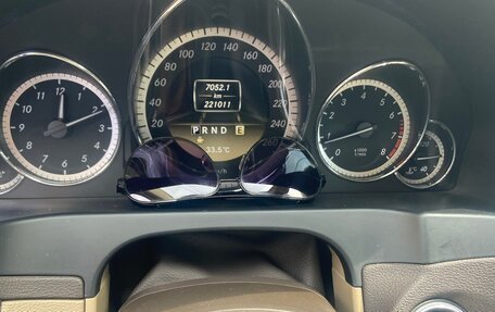 Mercedes-Benz E-Класс, 2011 год, 1 300 000 рублей, 4 фотография