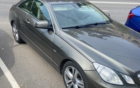 Mercedes-Benz E-Класс, 2011 год, 1 300 000 рублей, 10 фотография