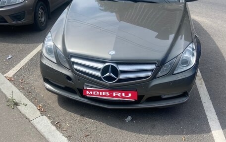 Mercedes-Benz E-Класс, 2011 год, 1 300 000 рублей, 3 фотография