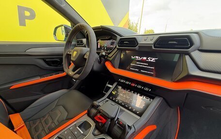 Lamborghini Urus I, 2025 год, 50 000 000 рублей, 24 фотография