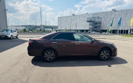 Toyota Camry, 2017 год, 1 900 000 рублей, 8 фотография