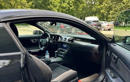 Ford Mustang VI рестайлинг, 2018 год, 3 000 000 рублей, 8 фотография