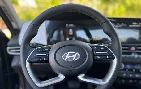 Hyundai Elantra, 2023 год, 2 390 000 рублей, 19 фотография