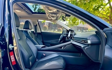 Hyundai Elantra, 2023 год, 2 390 000 рублей, 22 фотография