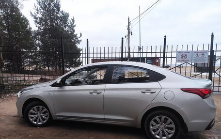 Hyundai Solaris II рестайлинг, 2019 год, 1 350 000 рублей, 4 фотография