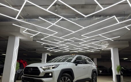 Toyota RAV4, 2025 год, 3 800 000 рублей, 4 фотография