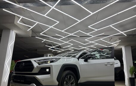 Toyota RAV4, 2025 год, 3 800 000 рублей, 16 фотография