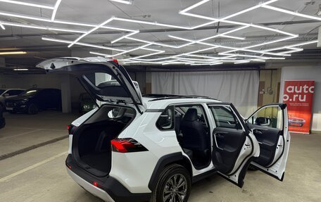 Toyota RAV4, 2025 год, 3 800 000 рублей, 17 фотография
