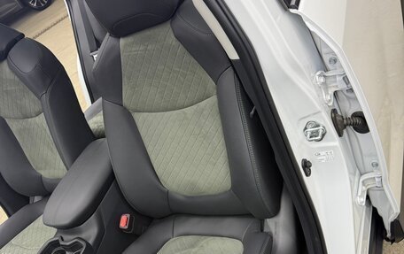 Toyota RAV4, 2025 год, 3 800 000 рублей, 25 фотография