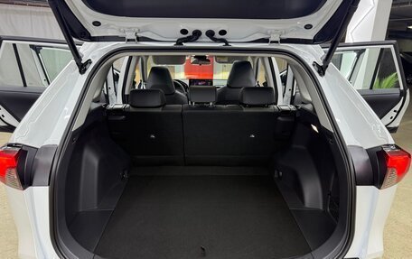 Toyota RAV4, 2025 год, 3 800 000 рублей, 30 фотография