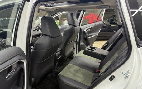 Toyota RAV4, 2025 год, 3 800 000 рублей, 26 фотография