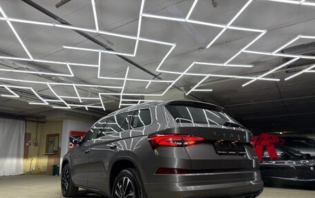 Skoda Kodiaq I, 2023 год, 4 000 000 рублей, 12 фотография