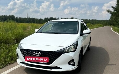 Hyundai Solaris II рестайлинг, 2020 год, 1 800 000 рублей, 2 фотография