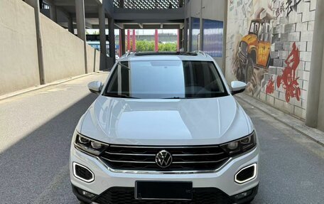 Volkswagen T-Roc I, 2021 год, 1 600 000 рублей, 2 фотография