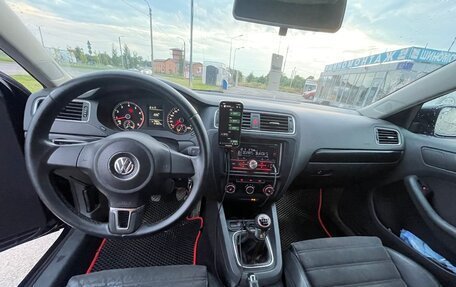Volkswagen Jetta VI, 2013 год, 860 000 рублей, 12 фотография