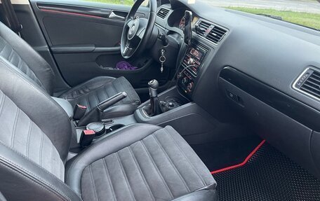 Volkswagen Jetta VI, 2013 год, 860 000 рублей, 17 фотография