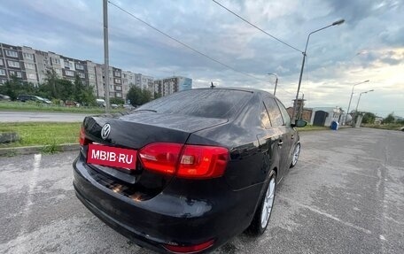 Volkswagen Jetta VI, 2013 год, 860 000 рублей, 4 фотография