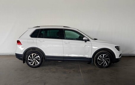 Volkswagen Tiguan II, 2018 год, 1 977 000 рублей, 8 фотография