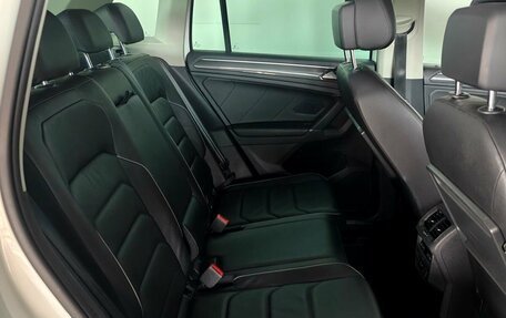 Volkswagen Tiguan II, 2018 год, 1 977 000 рублей, 10 фотография