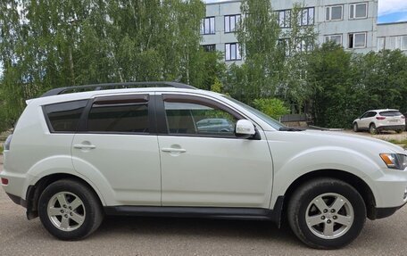 Mitsubishi Outlander III рестайлинг 3, 2012 год, 1 400 000 рублей, 3 фотография