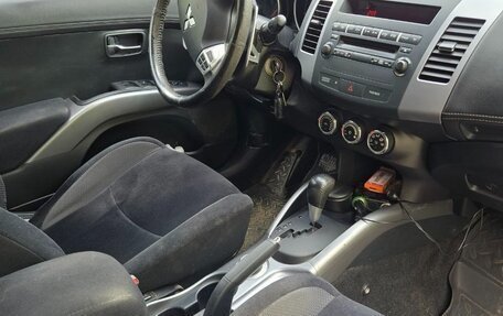 Mitsubishi Outlander III рестайлинг 3, 2012 год, 1 400 000 рублей, 10 фотография