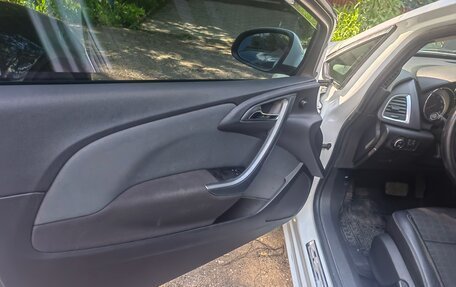 Opel Astra J, 2014 год, 880 000 рублей, 2 фотография