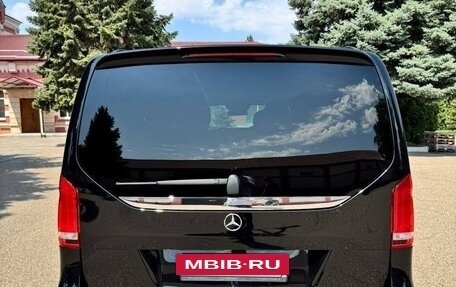 Mercedes-Benz V-Класс, 2018 год, 6 500 000 рублей, 3 фотография
