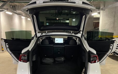 Tesla Model Y I, 2021 год, 4 000 000 рублей, 10 фотография