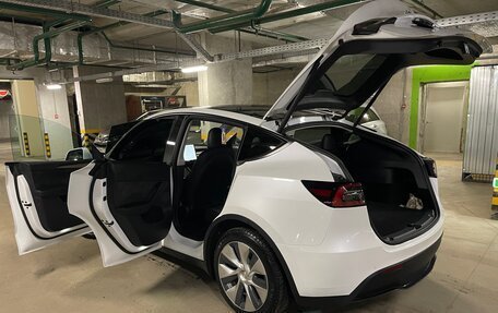 Tesla Model Y I, 2021 год, 4 000 000 рублей, 12 фотография