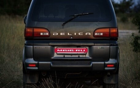 Mitsubishi Delica IV, 2001 год, 920 000 рублей, 2 фотография