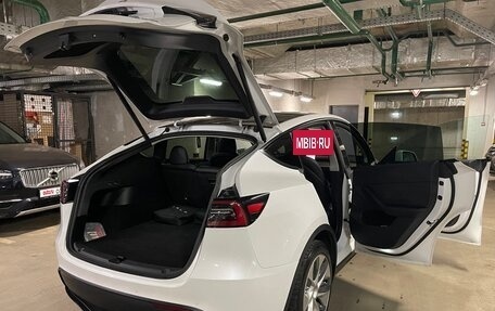 Tesla Model Y I, 2021 год, 4 000 000 рублей, 14 фотография