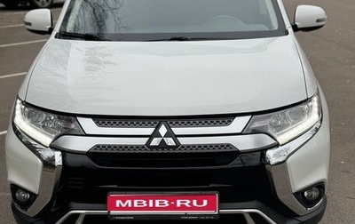 Mitsubishi Outlander III рестайлинг 3, 2019 год, 2 350 000 рублей, 1 фотография
