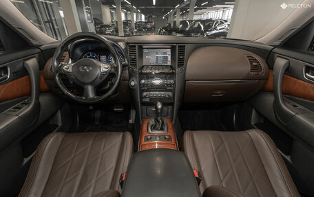 Infiniti QX70, 2015 год, 2 270 000 рублей, 8 фотография