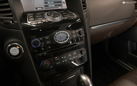 Infiniti QX70, 2015 год, 2 270 000 рублей, 22 фотография